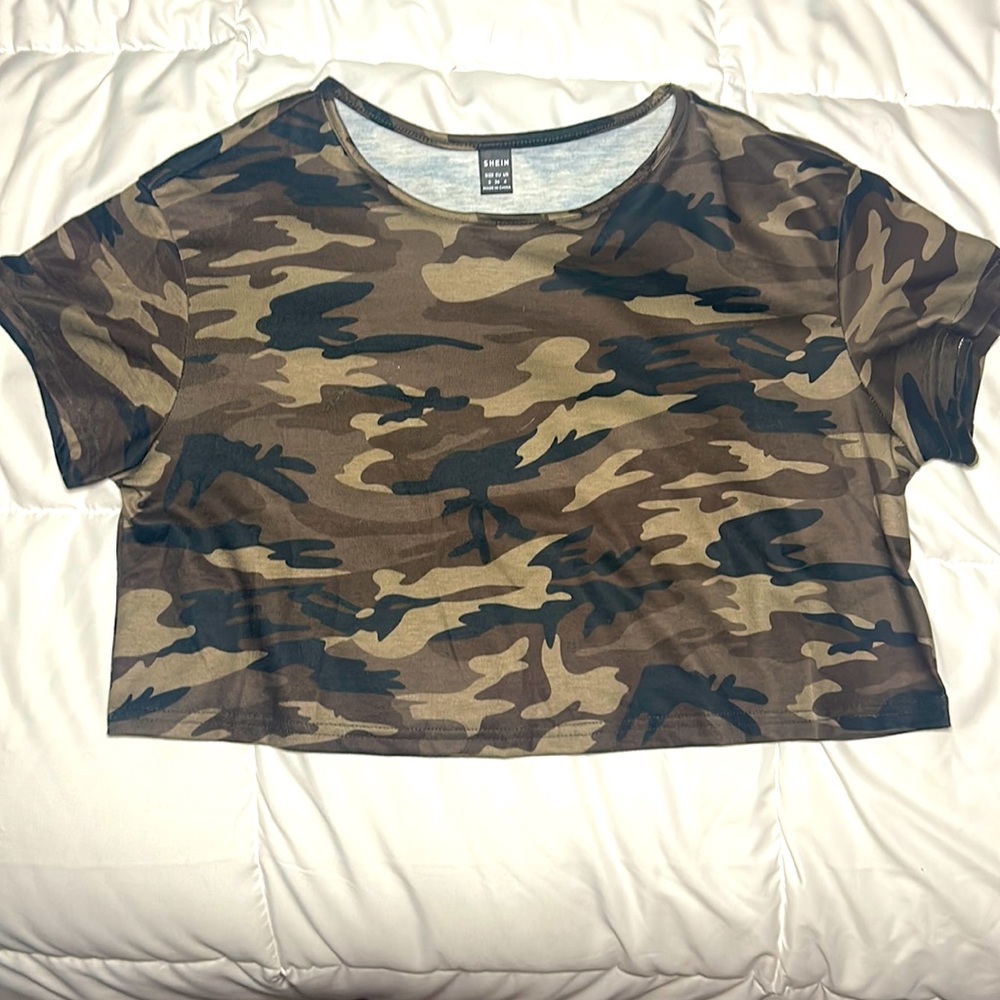 Camo crop top
